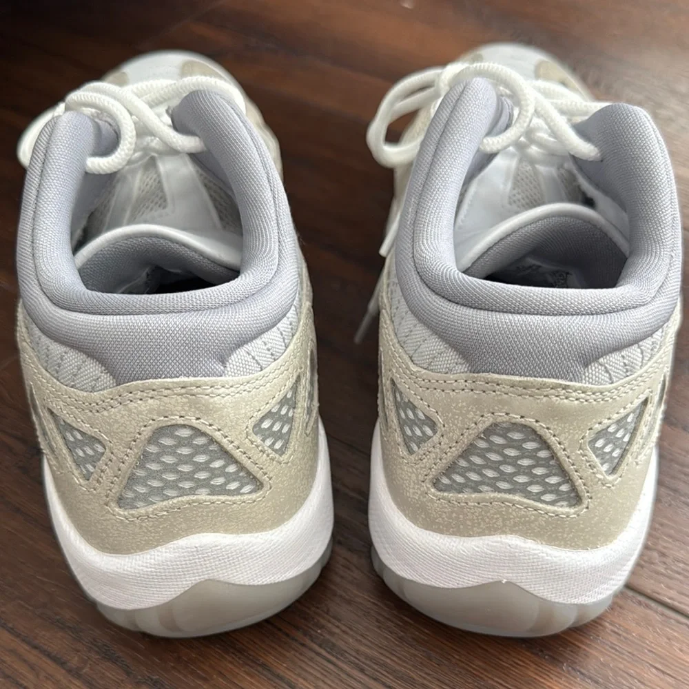 Jordan Men’s Size 8.5 Air 11 Retro Low Sneakers just few marks on right foot.